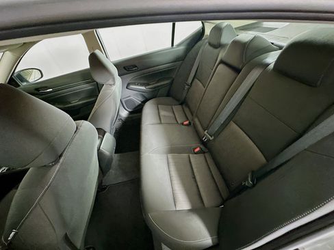 Used 2024 Nissan Altima 2.5 SV image 25