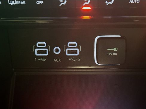 Used 2023 Jeep Grand Cherokee L Laredo image 26