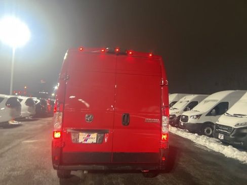 Used 2025 RAM ProMaster 2500 w/ Convenience Group image 4