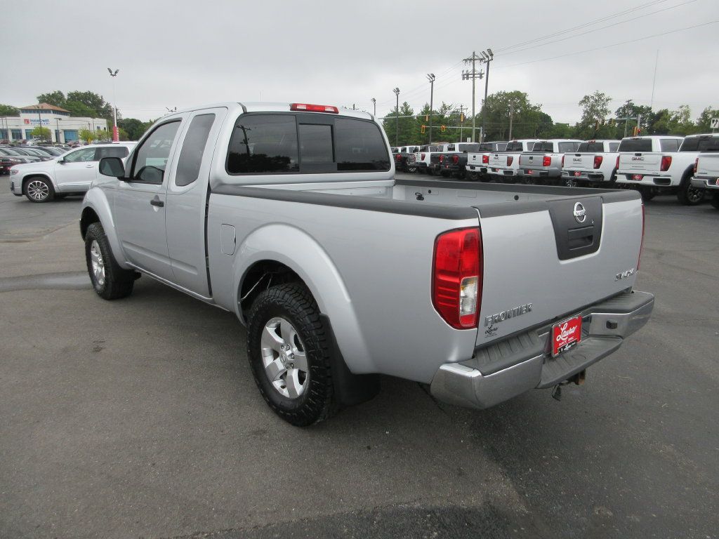 Used 2011 Nissan Frontier SV AWD/4WD image 7