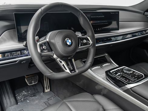 Used 2026 BMW 740i xDrive w/ Premium Package AWD/4WD image 13