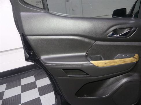 Used 2018 GMC Acadia Denali w/ Technology Package image 26