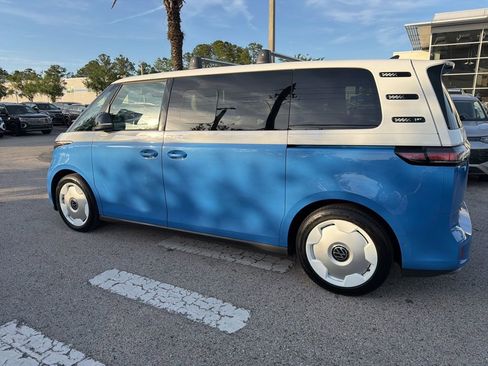 Used 2025 Volkswagen ID. Buzz 1st Edition image 5