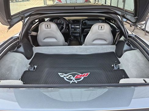 Used 2003 Chevrolet Corvette Coupe w/ Preferred Equipment Group RWD image 28