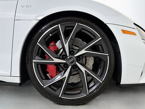 Used 2021 Audi R8 V10 w/ Premium Package image 32