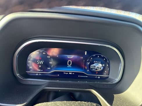 Used 2023 Chevrolet Tahoe Z71 w/ Luxury Package image 24