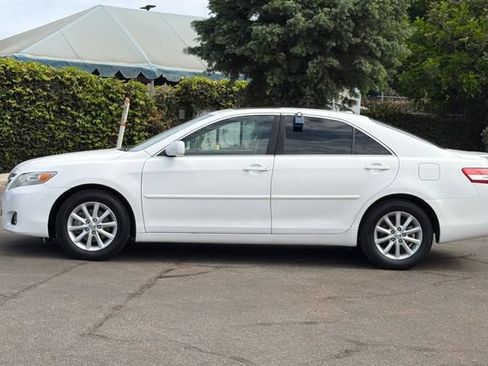 Used 2011 Toyota Camry XLE w/ SE/XLE Extra-Value Pkg FWD image 7