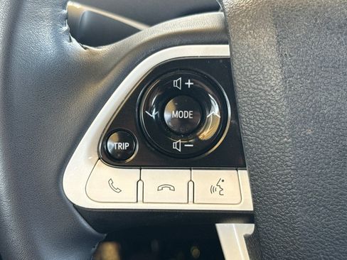 Certified 2018 Toyota Prius Four image 27