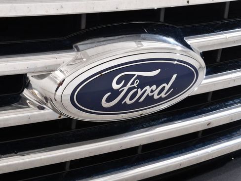 Used 2015 Ford F150 XLT w/ Equipment Group 301A Mid RWD image 20