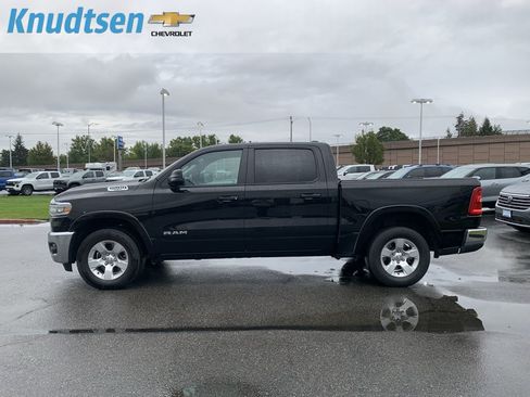 Used 2025 RAM 1500 Big Horn AWD/4WD image 4