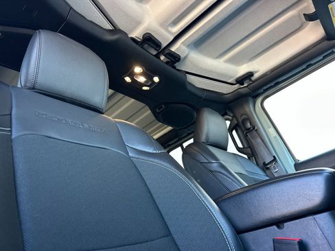 Used 2023 Jeep Wrangler Freedom Edition image 17