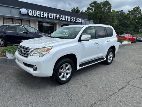 Used 2011 Lexus GX 460 w/ Comfort Plus Pkg AWD/4WD image 2