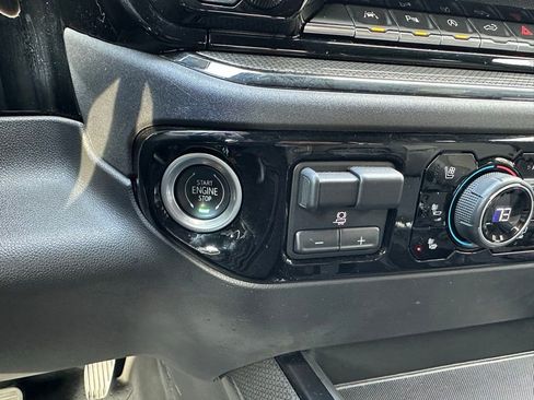 Used 2022 Chevrolet Silverado 1500 ZR2 w/ Technology Package AWD/4WD image 25
