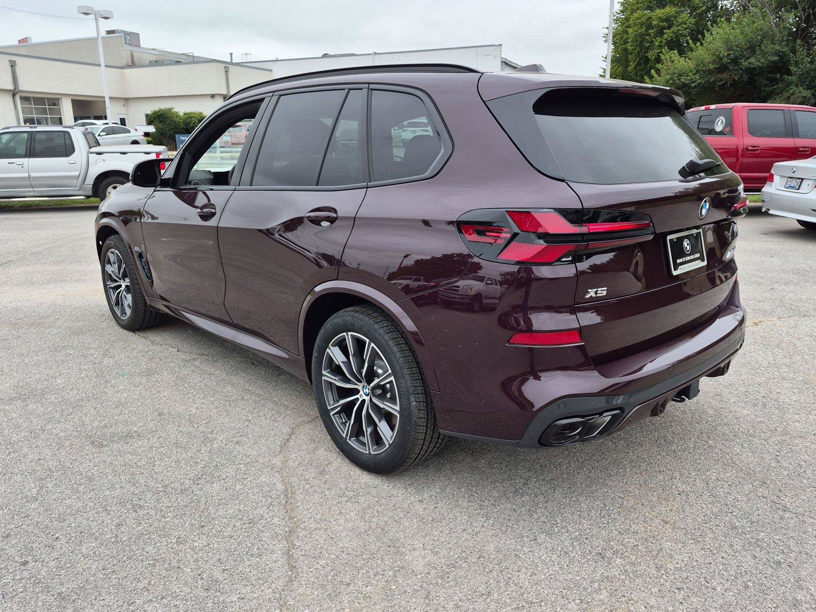 Used 2025 BMW X5 M60i AWD/4WD image 3