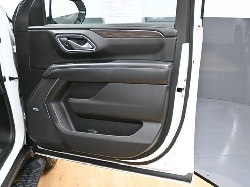 Used 2022 Chevrolet Tahoe Z71 w/ Luxury Package image 42