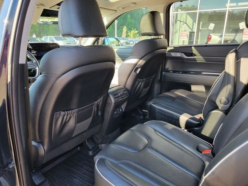 Used 2023 Hyundai Palisade Limited w/ Cargo Package image 27