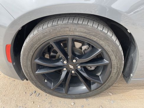 Used 2017 Dodge Charger R/T w/ Driver Confidence Group RWD image 9