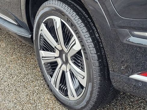 New 2025 Cadillac Escalade IQ Luxury 2 AWD/4WD image 7