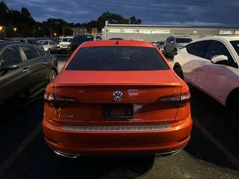 Used 2019 Volkswagen Jetta R-Line w/ R-Line Cold Weather Package FWD image 7