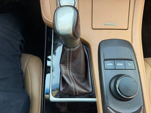 Used 2016 Lexus ES 350 w/ Premium Package w/Wood Trim FWD image 29