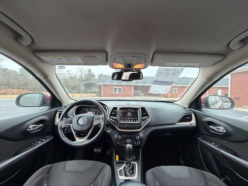 Used 2016 Jeep Cherokee Latitude w/ Comfort/Convenience Group image 14