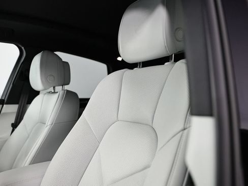 Certified 2026 Porsche Macan AWD/4WD image 24