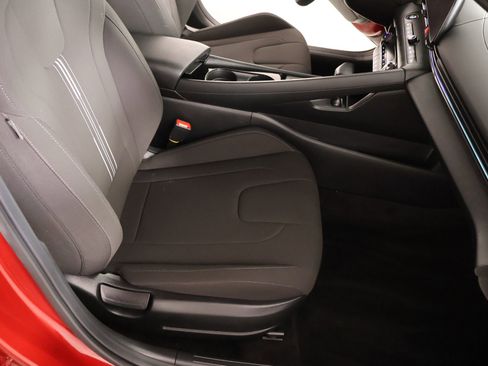 Certified 2025 Hyundai Elantra SEL FWD image 13