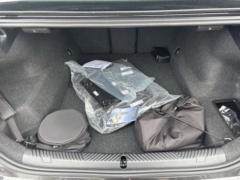 New 2026 BMW 550e xDrive image 9