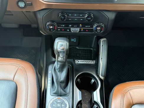 Used 2024 Ford Bronco Outer Banks AWD/4WD image 23