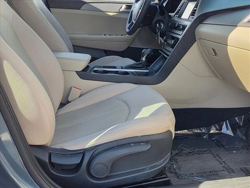 Used 2017 Hyundai Sonata SE image 20