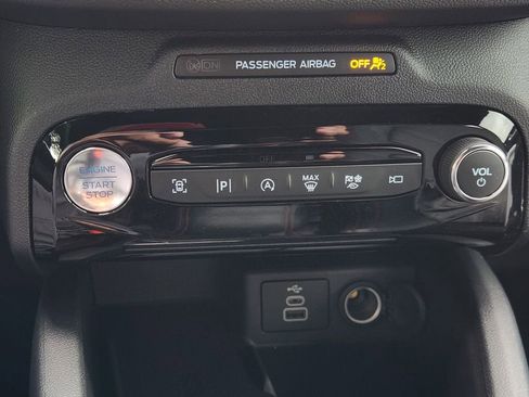 Used 2025 Ford Escape ST-Line Elite w/ Premium Technology Package image 18