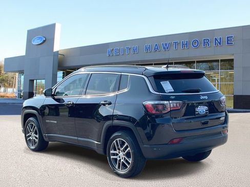 Used 2018 Jeep Compass Latitude w/ Popular Equipment Group FWD image 4
