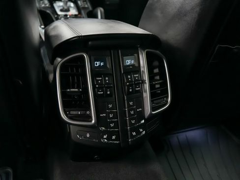 Certified 2017 Porsche Cayenne Turbo AWD/4WD image 20