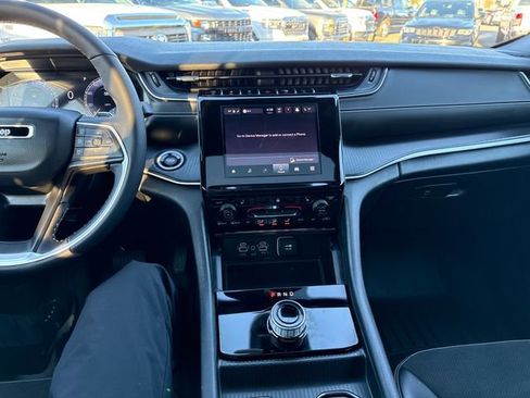 Used 2023 Jeep Grand Cherokee Altitude image 26