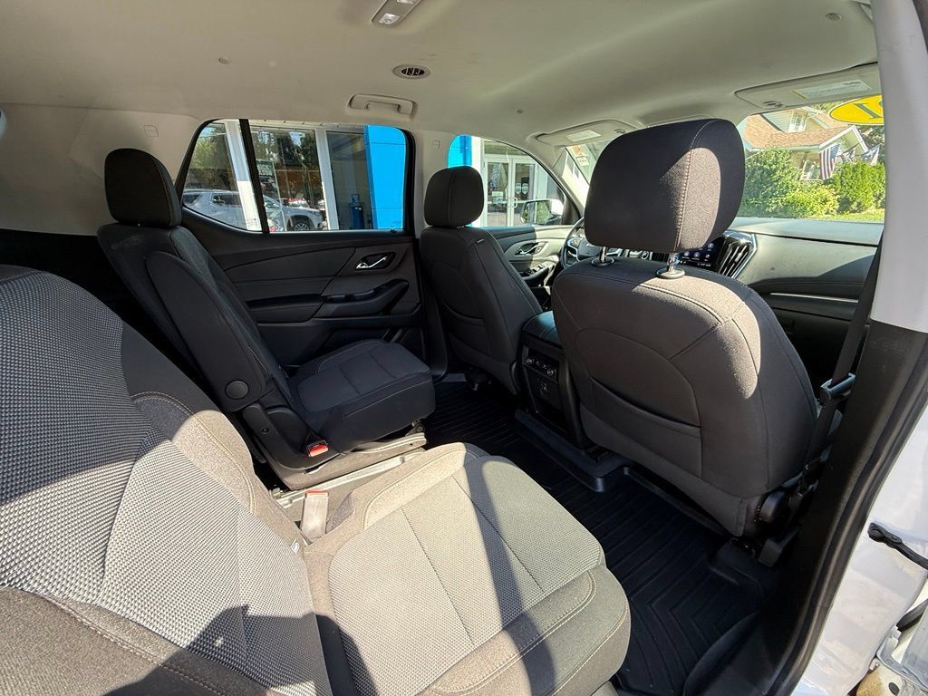 Used 2021 Chevrolet Traverse LT AWD/4WD image 39