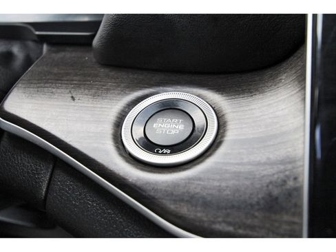 Used 2023 Jeep Grand Cherokee L Limited w/ Luxury Tech Group II image 21