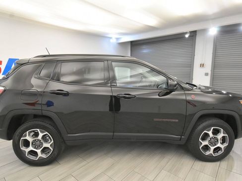 Used 2022 Jeep Compass Trailhawk AWD/4WD image 6