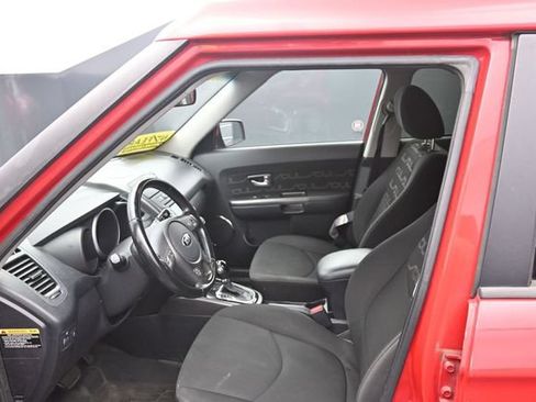 Used 2013 Kia Soul + FWD image 27