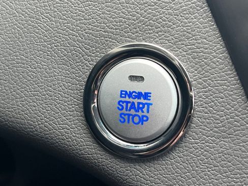 Used 2013 Hyundai Sonata Hybrid image 17