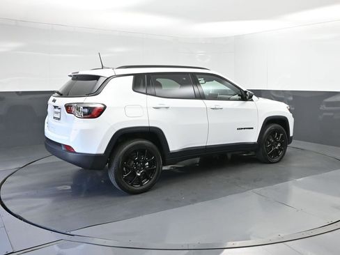 New 2026 Jeep Compass Latitude AWD/4WD image 15