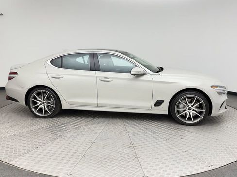 Used 2026 Genesis G70 2.5T Prestige image 9