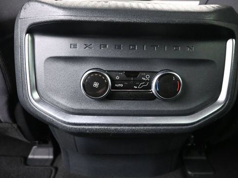 Used 2025 Ford Expedition Max Active AWD/4WD image 17