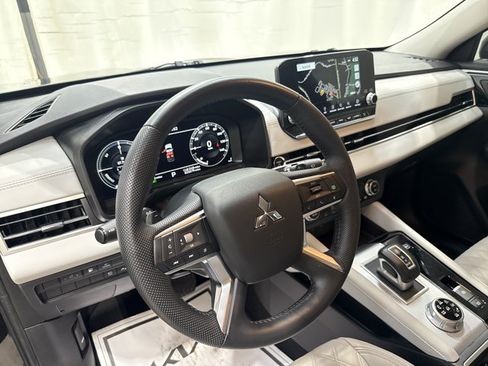 Used 2023 Mitsubishi Outlander SEL AWD/4WD image 26