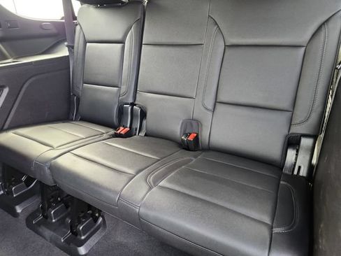Used 2021 Chevrolet Tahoe Z71 w/ Luxury Package AWD/4WD image 31