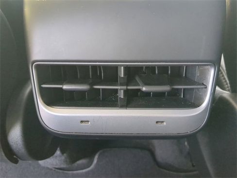 Used 2023 Tesla Model Y Long Range image 17