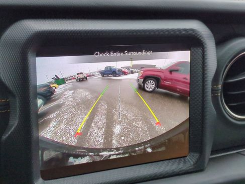 Used 2023 Jeep Wrangler Altitude image 36