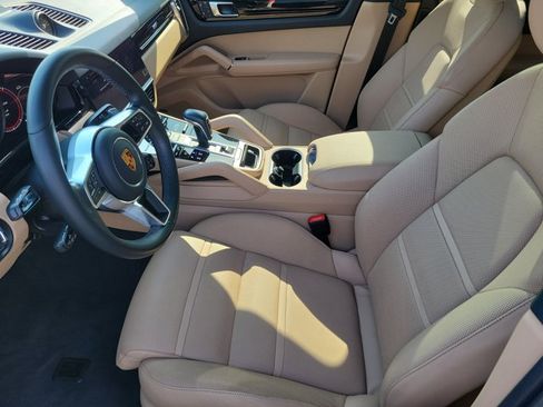 Certified 2022 Porsche Cayenne S AWD/4WD image 22