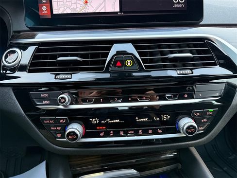 Used 2021 BMW 540i xDrive w/ Convenience Package image 27