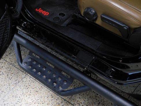 Used 2022 Jeep Wrangler Unlimited Rubicon 4xe w/ Dual Top Group image 35