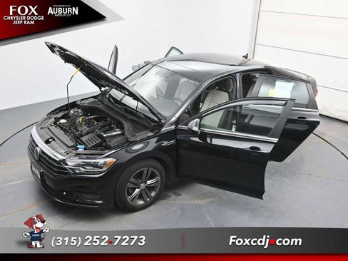 Used 2020 Volkswagen Jetta R-Line w/ R-Line Cold Weather Package image 35